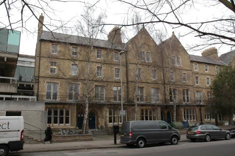 Landscape photo of front of buildings 1-4 Keble Road, Oxford